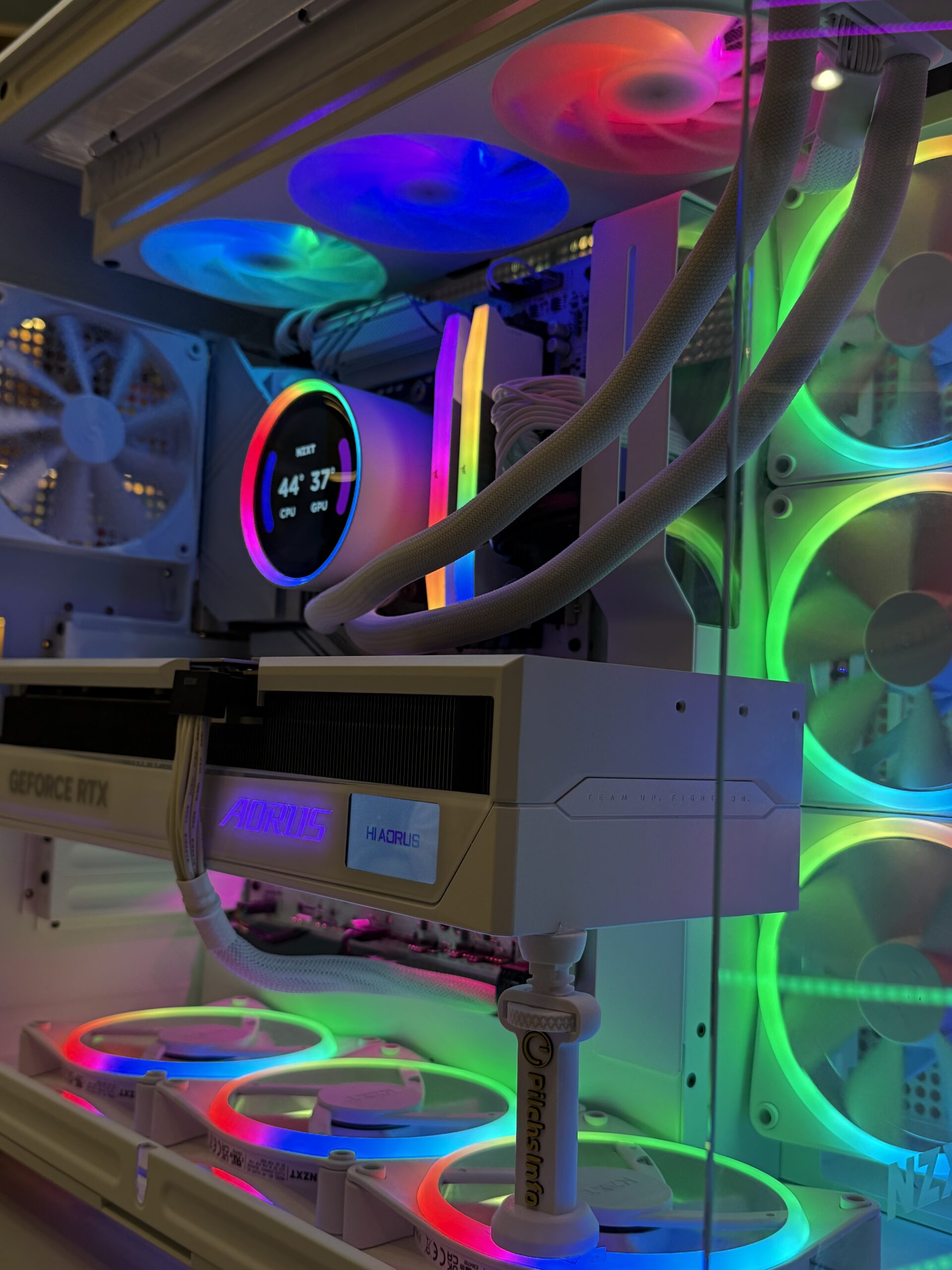 PC Gamer Ryzen 7 9800X3D + RTX 5090 32GB - Imagem 4